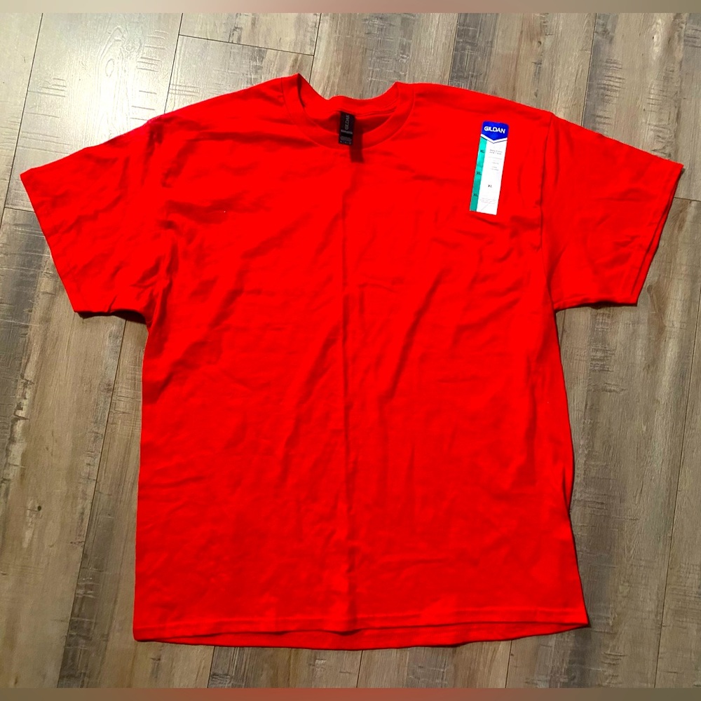 GILDAN Red T-Shirt. New with Tags